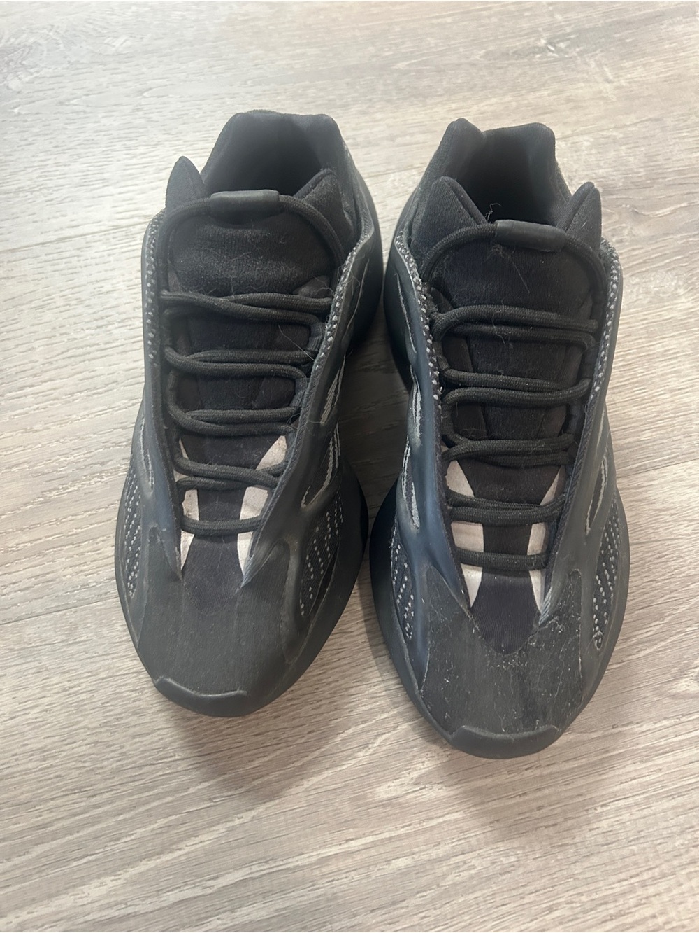 Yeezy Kids Black and Gray Low-Top Sneakers